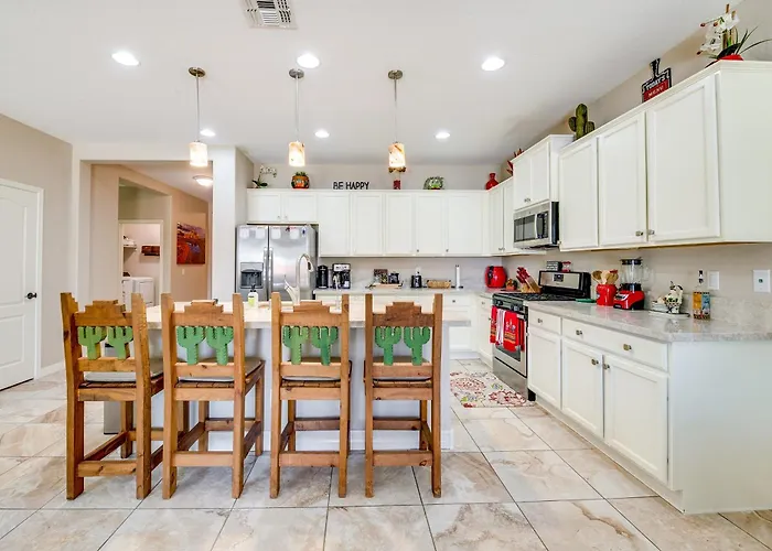 Cookout Ready! San Tan Valley Gem W/ Perks Holiday home