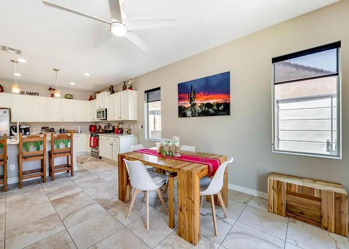 Cookout Ready! San Tan Valley Gem W/ Perks Holiday home