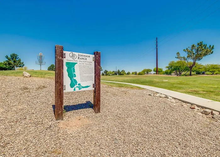 Cookout Ready! San Tan Valley Gem W/ Perks Holiday home *