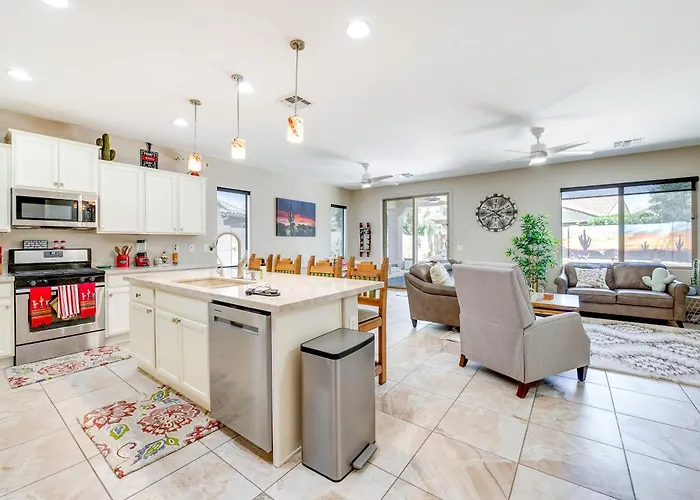 Holiday home Cookout Ready! San Tan Valley Gem W/ Perks *